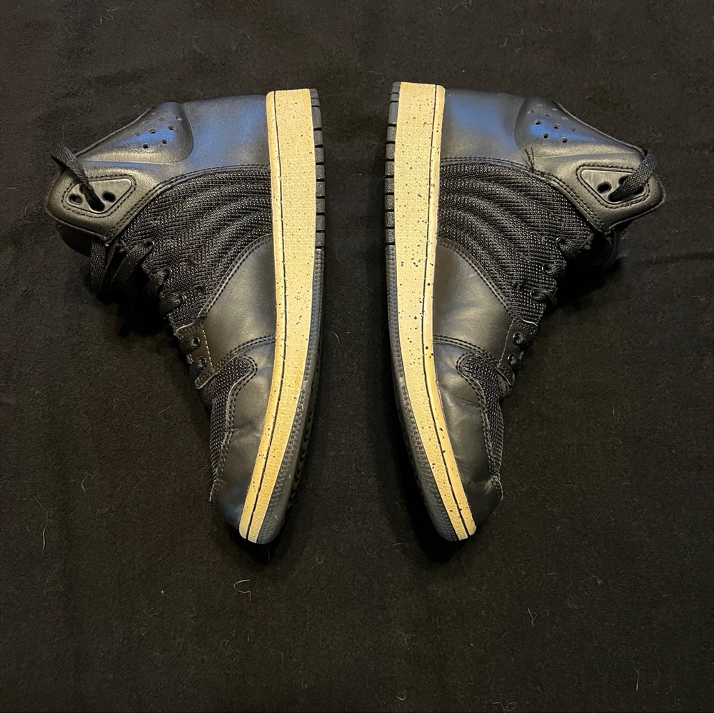Nike Air Jordan 1 Flight 4 Black Hightop Sneakers (7Y) - Picture 3 of 6
